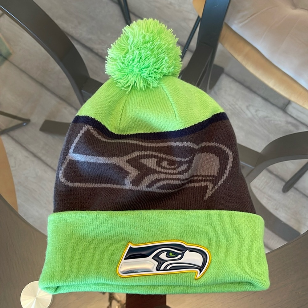 Seattle Seahawks New Era Pom Pom Fleece Hat One Size Green